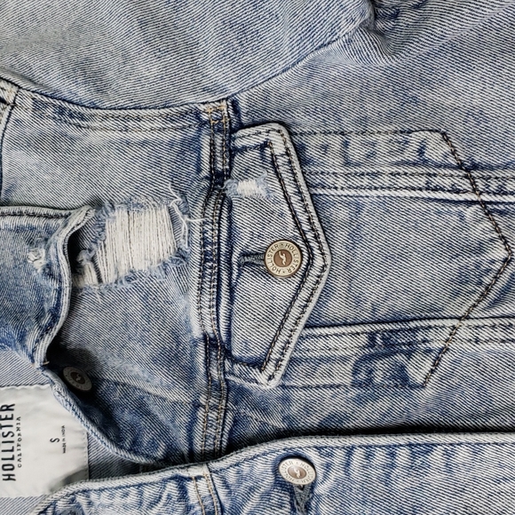 HOLLISTER light wash denim jacket - Picture 12 of 15